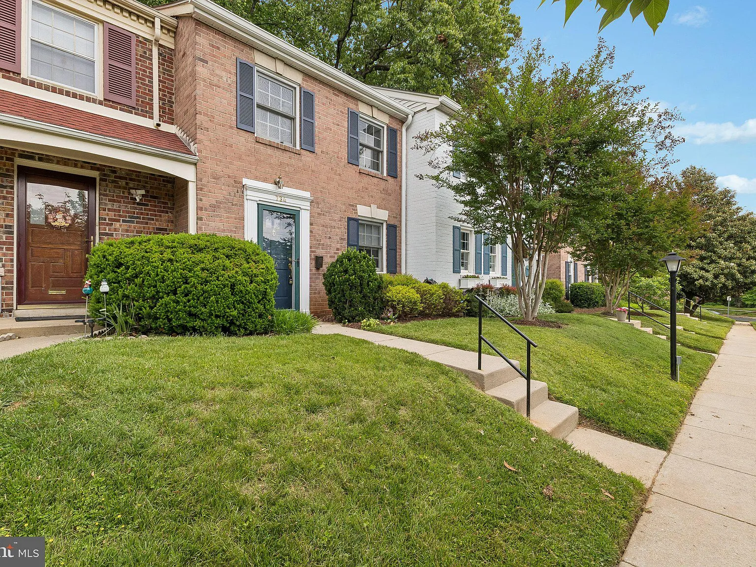 2 bed, 1.5 bath, 1080 sqft, $2,650 — Photo 2
