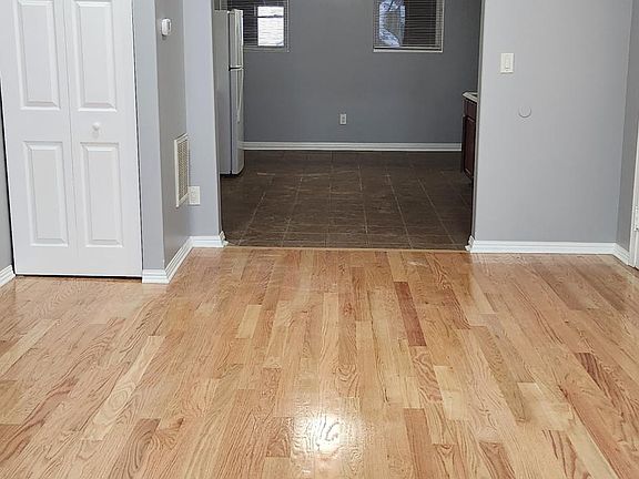 2nd image of 1647 W 19th St Floor 3
