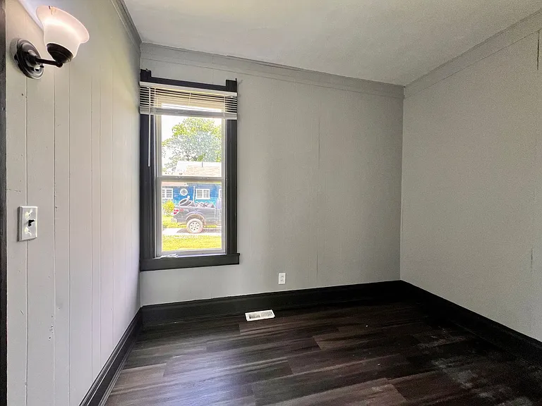 203 South Ave — Photo 6