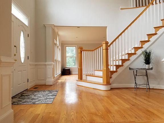 3rd image of 6440 Columbia Pike