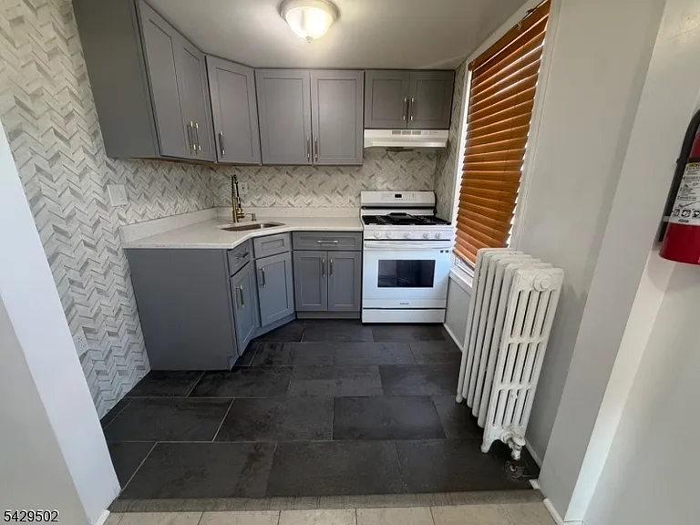 31 Glen Ave #TOP — Photo 6