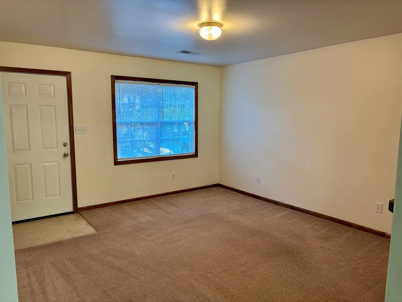 2 bed, $1,200 — Photo 3