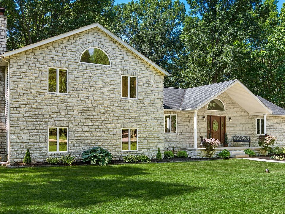 1st image of 23 Bending Oak Dr