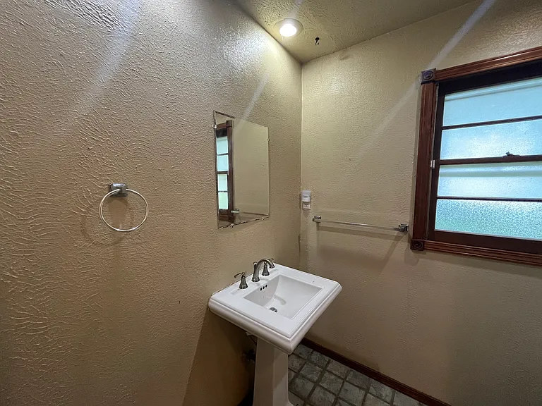 511 Fleetwood Dr — Photo 38