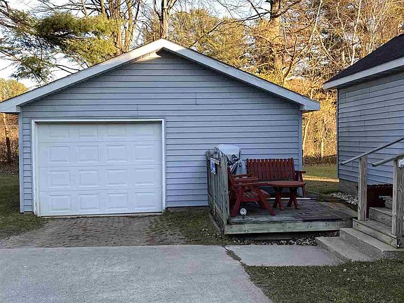 4th image of 1864 N Francis St