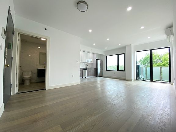 3rd image of 62-98 Woodhaven Blvd #5S
