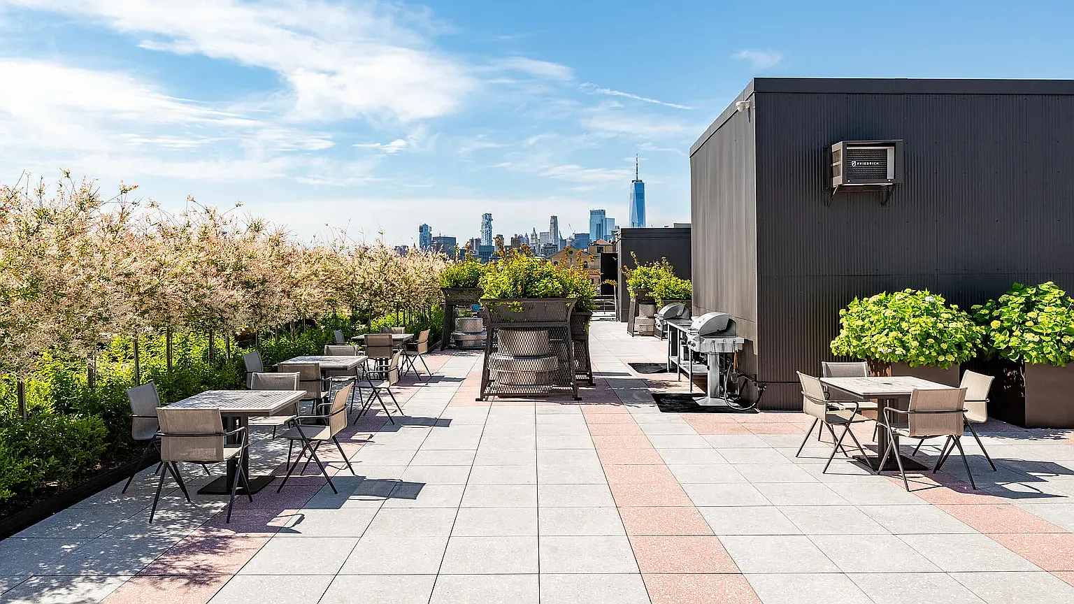 95 Horatio Street — Photo 3