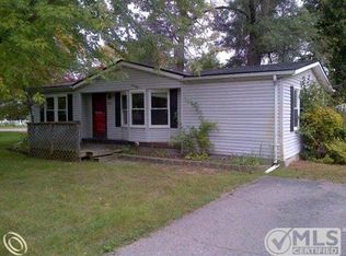 9176 Butternut Dr, Whitmore Lake, MI 48189