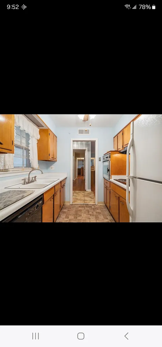 Building Photo - 4809 Violet Ave
