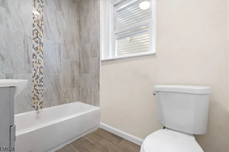 24 Irving Ave — Photo 7