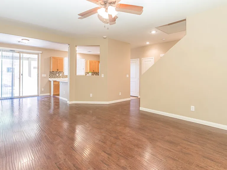 10731 Iona Island Ave — Photo 2
