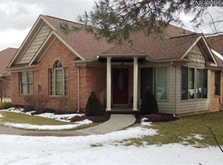 1206 Saint Abigail St SW, Hartville, OH 44632