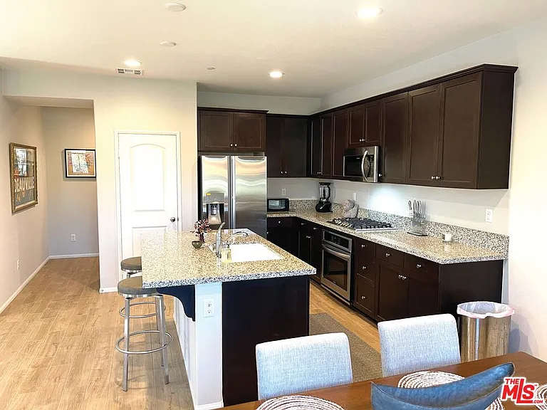 42720 Azure St — Photo 8