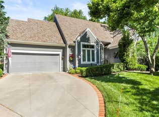 7853 Howe Cir, Prairie Village, KS 66208