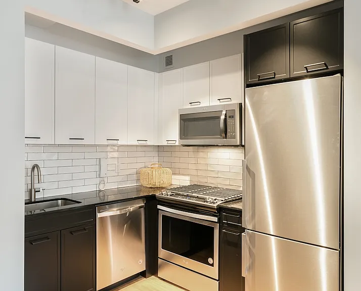 67 Wall St #10L — Photo 3