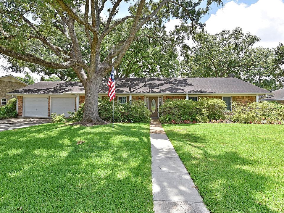 1st image of 1901 Laurel Oaks Dr