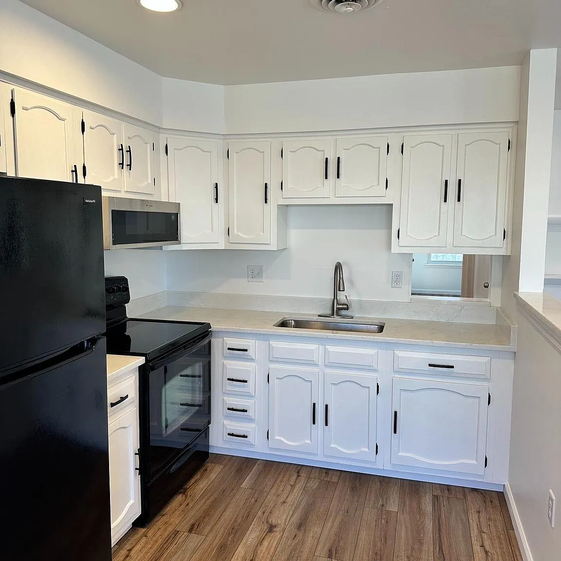 2 bed, 975 sqft, $1,800 — Photo 4
