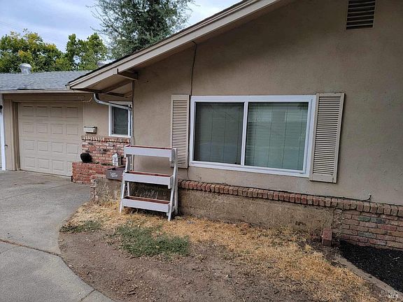 3rd image of 749 W C Street