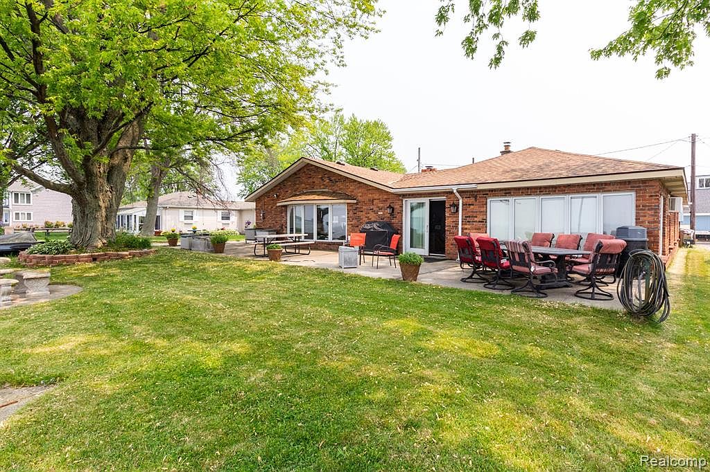 7933 Stark Dr, Algonac, MI 48001 Zillow