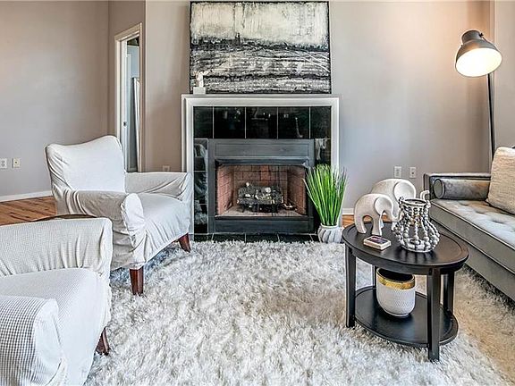 3rd image of 2107 Grand 1109 Blvd #1109