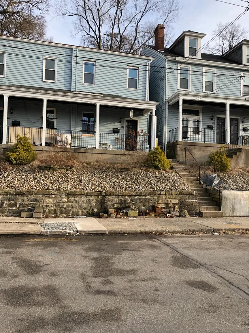 467 Grace St photo 1