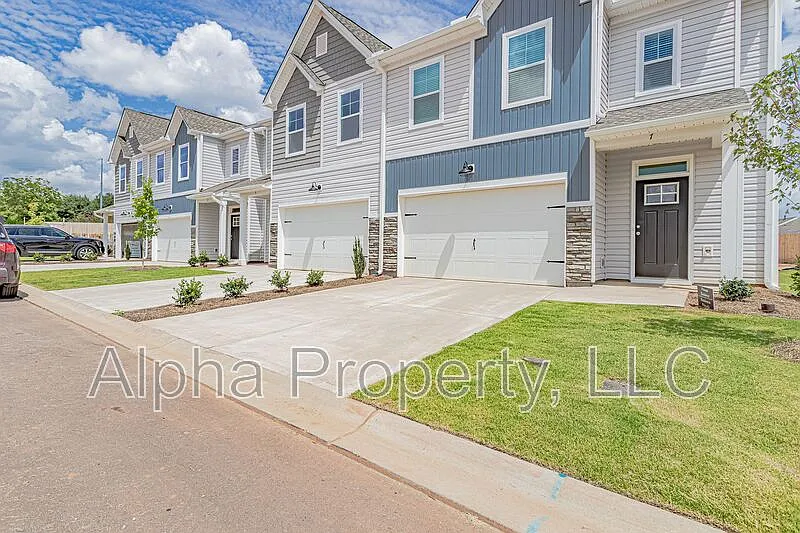 3 bed, 2.5 bath, 1662 sqft, $1,850 — Photo 2
