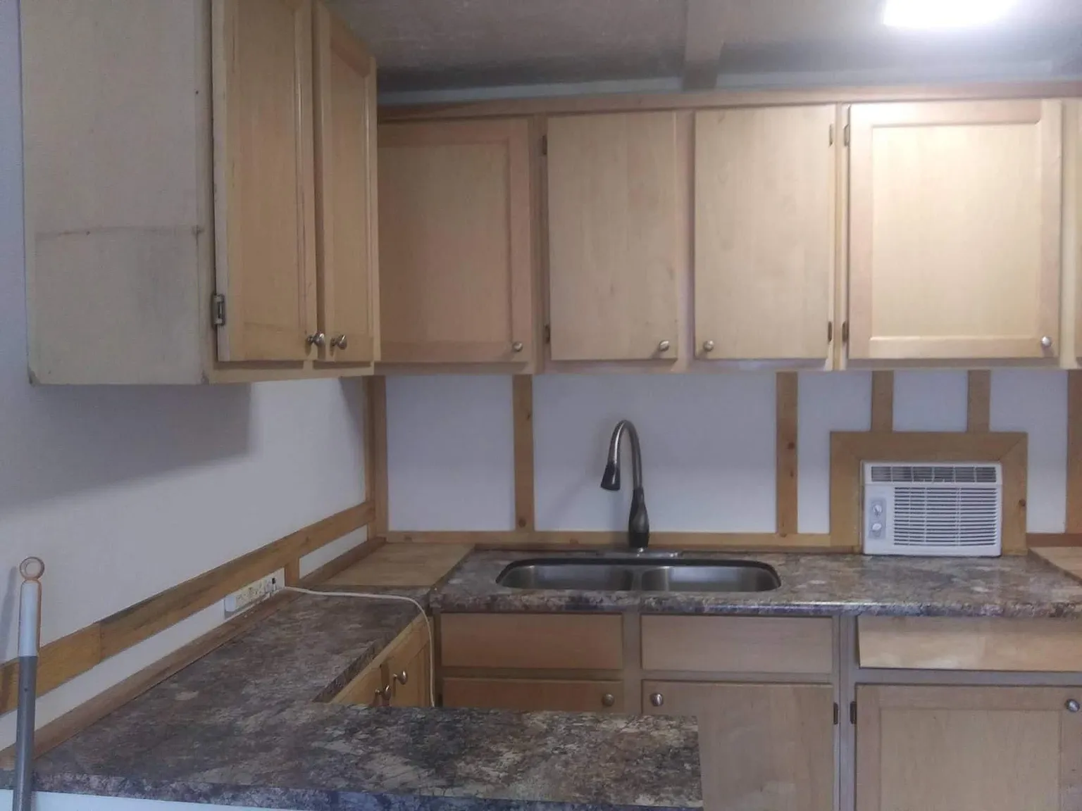 205 W Adams St — Photo 4
