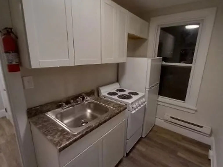 420-422 Douglass St — Photo 1