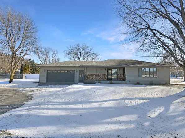 2530 Clearwater Rd, Saint Cloud, MN 56301