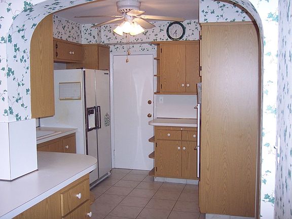 Kitchen w/extra storage