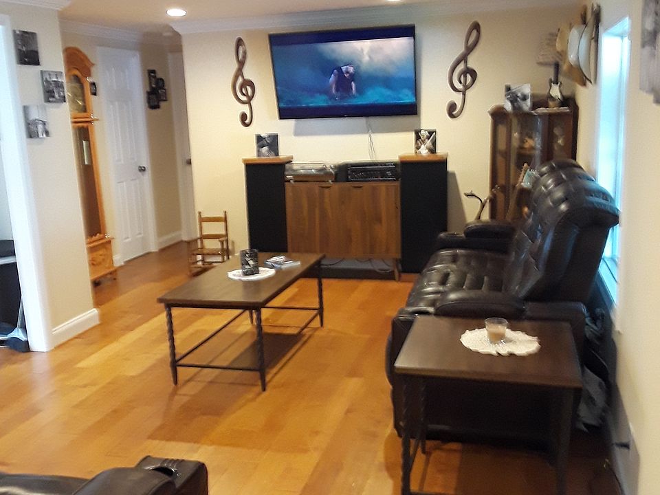 1st image of 1092 Wren Cir