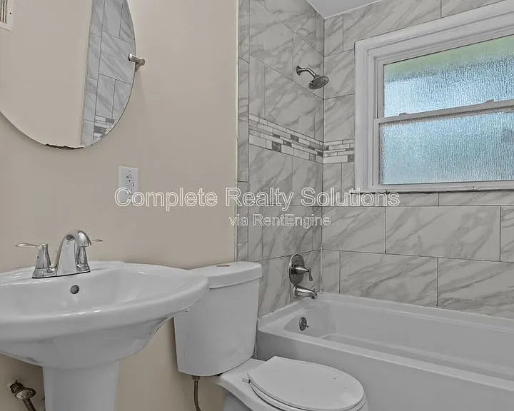 2502 McLaran Ave — Photo 4