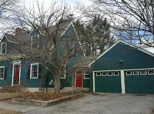 31 Lookoff Rd, Cranston, RI 02905