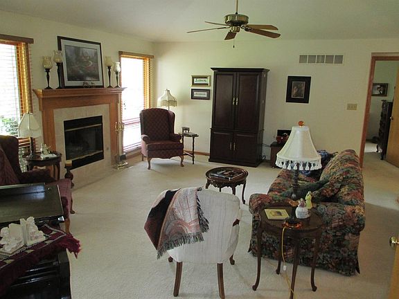3rd image of 6504 Darlington Ct