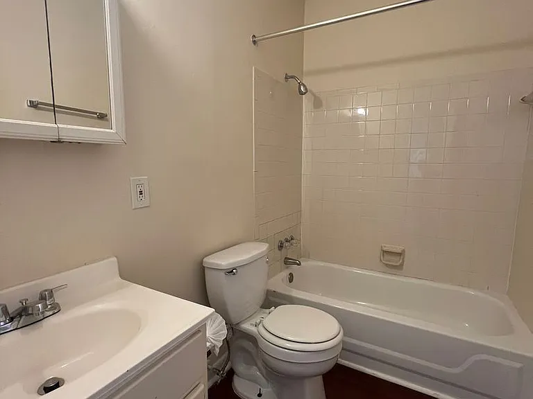 1423 W Fayette St — Photo 6