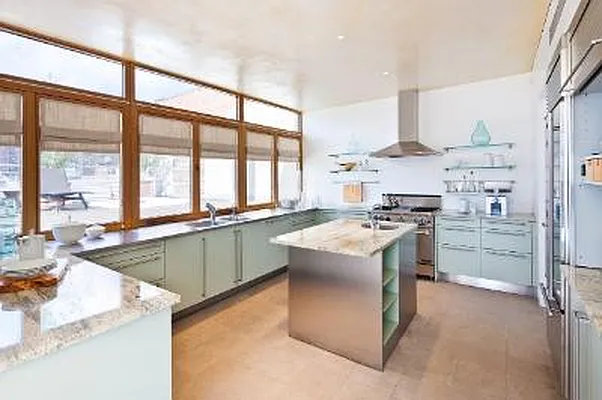 Sold by Corcoran | media 14