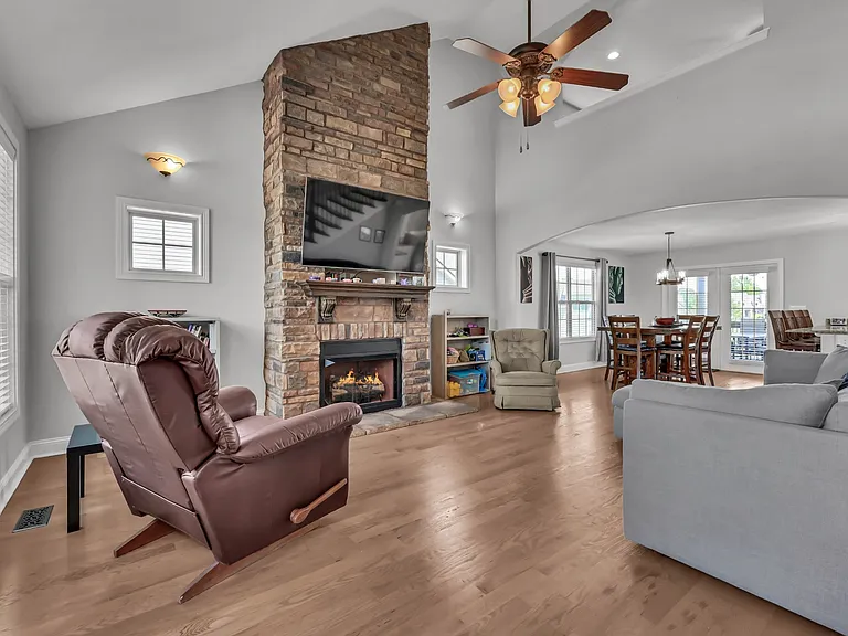 213 John Duke Tyler Blvd — Photo 6