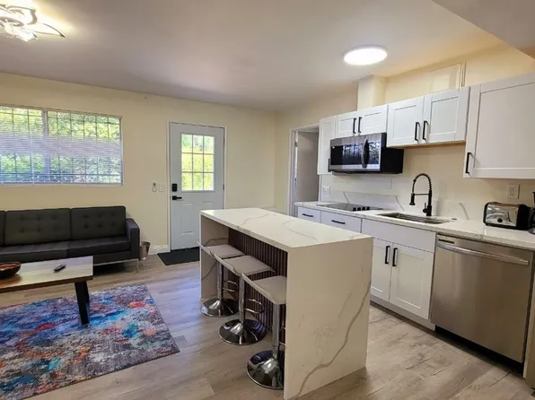 548 Taylor St, Vista, CA 92084