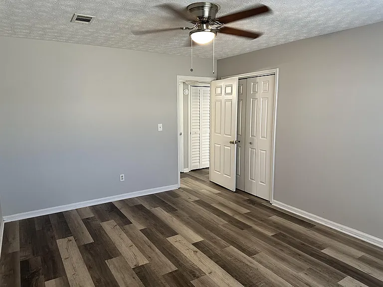 417 Patrick Henry Ct #1 — Photo 10