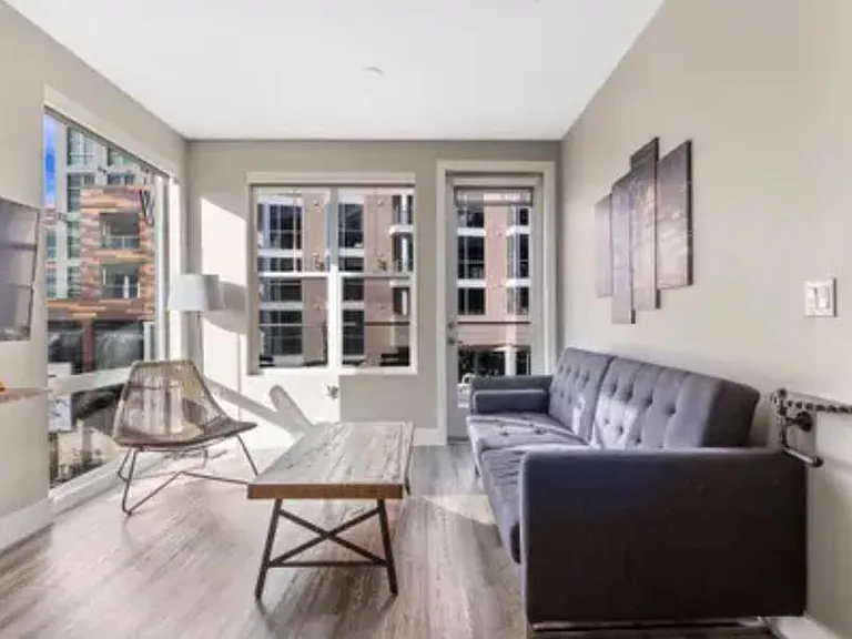 Amo Apartments Little Italy — Photo 43