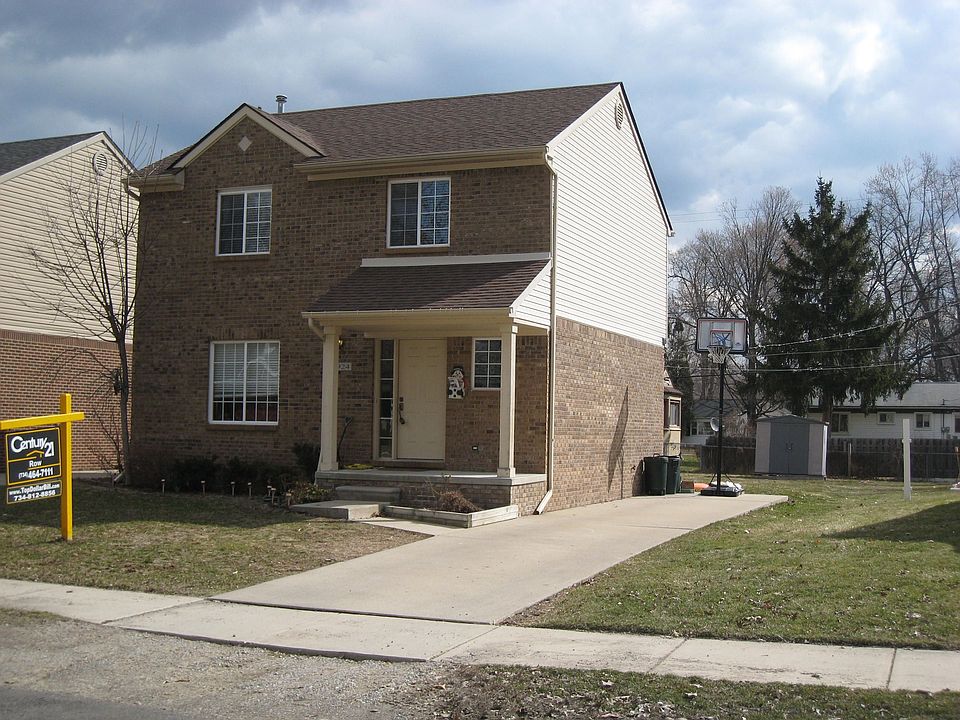 1st image of 9924 Leverne Ave