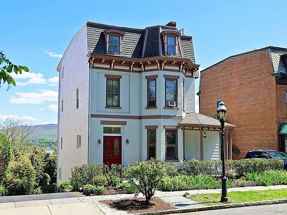 2nd image of 170 Montgomery Street