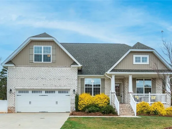 115 Saddlebrook Dr, Advance, NC 27006