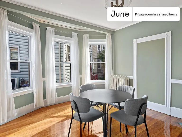4 Haskell St #E — Photo 8
