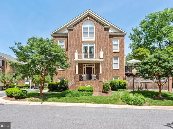 9717 Whitley Park Pl, Bethesda, MD 20814