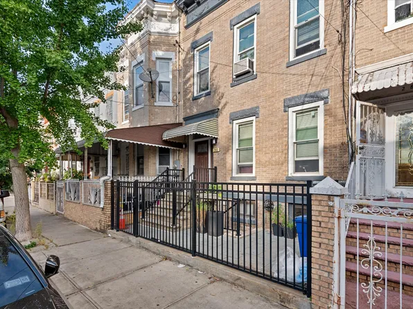 285 Lincoln Avenue image 3 of 36