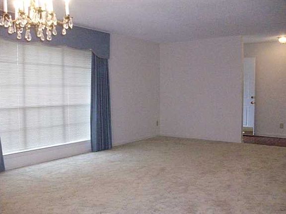3rd image of 508 Shady Grove Dr