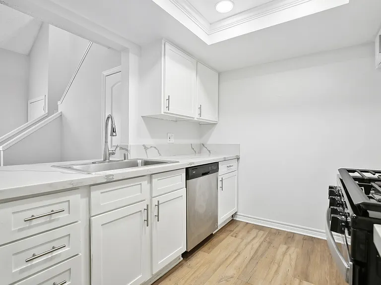 Olive Street Apartments — Photo 8