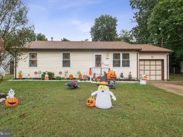 1013 Kayser Ave, Pine Hill, NJ 08021