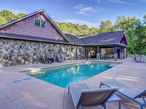 26th image of 167 Tailwater Rd
